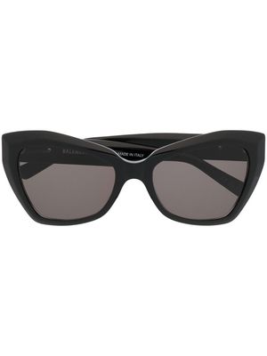 Balenciaga Eyewear monogram-plaque butterfly sunglasses - Black
