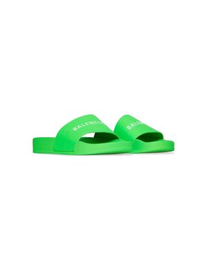 Balenciaga Kids logo-print pool slides - Green