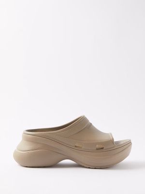 Balenciaga - X Crocs Moulded-rubber Platform Slides - Mens - Beige
