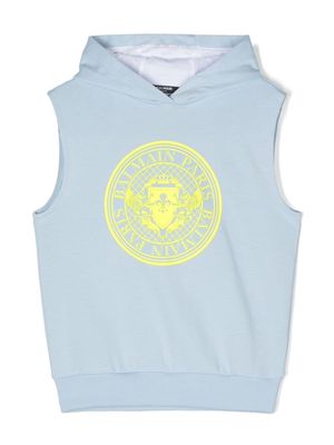 Balmain Kids rubberised-logo sleeveless hoodie - Blue