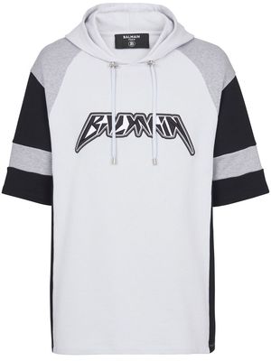 Balmain logo-embroidered short-sleeve hoodie - Grey