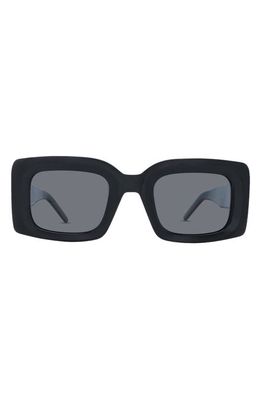 Banbé The Kendall Square Sunglasses in Black-Smoke