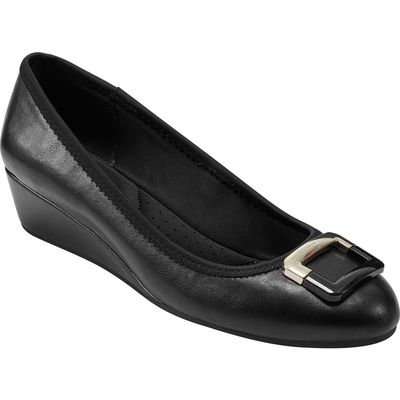 Bandolino Wedge Pump in Black Smooth 