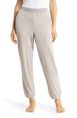 barefoot dreams LuxeChic® Velour Joggers in Beach Rock