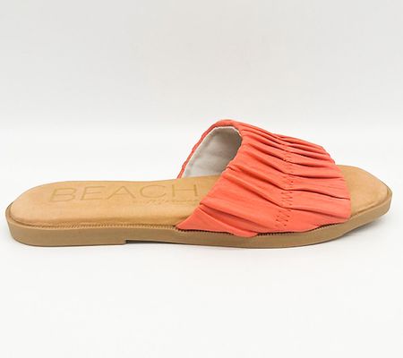 Beach by Matisse Wrinkle Detail Leather Sandal Viva