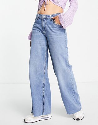 Bershka baggy low waist jeans in mid blue