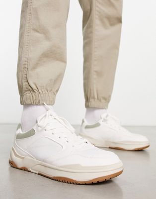 Bershka contrast sage runner sneakers in white