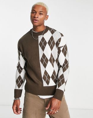 Bershka Exclusive oversized argyle knit sweater in brown-Red