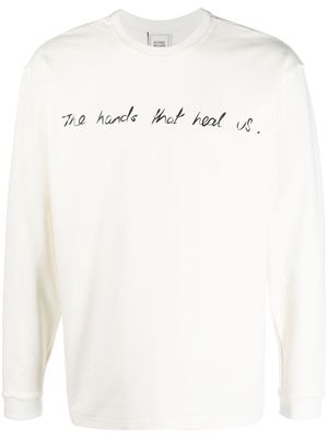 Bethany Williams slogan-print long-sleeved sweatshirt - White