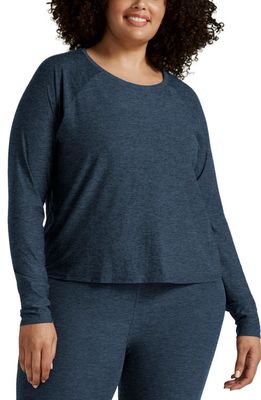 Beyond Yoga Featherweight Daydreamer Pullover in Nocturnal Navy