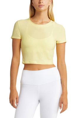 Beyond Yoga Featherweight Perspective Crop T-Shirt in Powder Lemon Heather