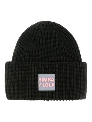 Bimba y Lola logo-patch ribbed-knit beanie - Black