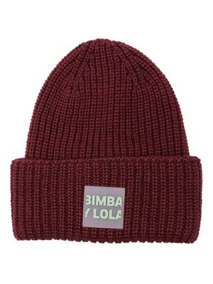 Bimba y Lola logo-patch ribbed-knit beanie - Red