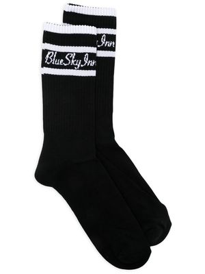 BLUE SKY INN logo-print ankle socks - Black
