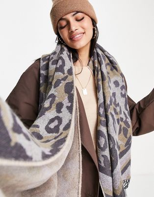 Boardmans leopard print tassel trim scarf in light gray