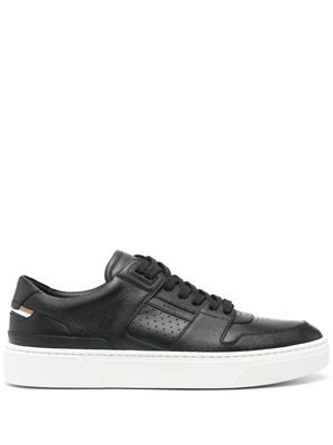 BOSS contrasting-sole leather sneakers - Black