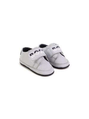 BOSS Kidswear logo-lettering leather slippers - Grey