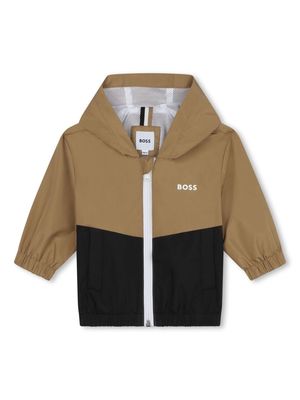 BOSS Kidswear logo-print hooded windbreaker - Brown