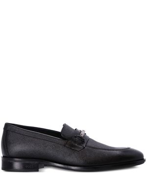 BOSS logo-plaque Saffiano-leather loafers - Black
