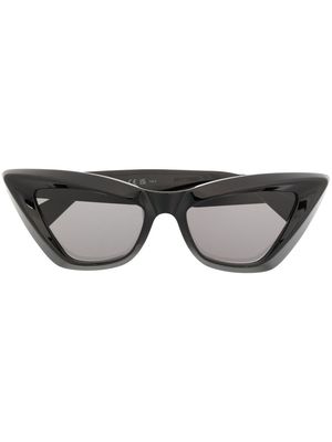 Bottega Veneta Eyewear cat-eye sunglasses - Black