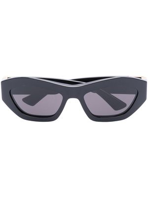 Bottega Veneta Eyewear cat-eye triangle-logo sunglasses - Black