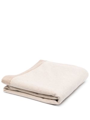 Brunello Cucinelli contrasting-trim cashmere blanket - Neutrals