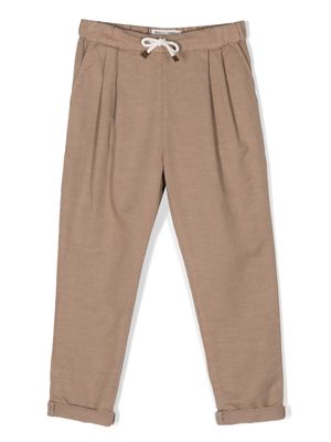 Brunello Cucinelli Kids drawstring-waist pleat-detail trousers - Brown