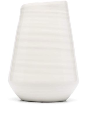 Brunello Cucinelli ribbed asymmetrical ceramic vase - Neutrals