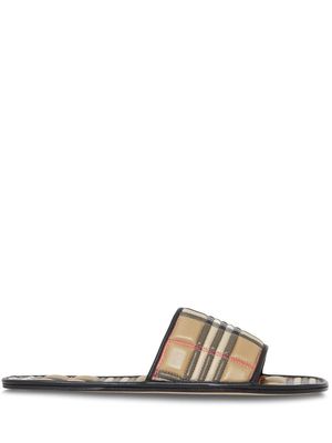 Burberry check quilted flat slides - Neutrals