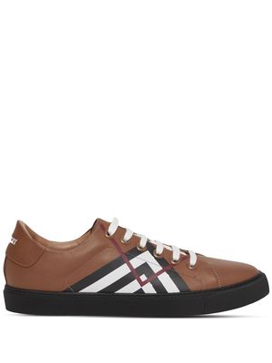 Burberry Chevron Check low-top sneakers - Brown