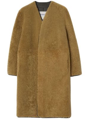 Burberry collarless shearling maxi coat - Brown