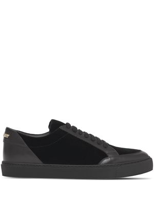 Burberry logo-embellished low-top sneakers - Black