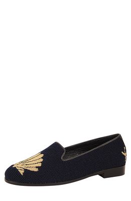 ByPaige BY PAIGE Needlepoint Metallic Gold Scallop Flat in Gold/Navy