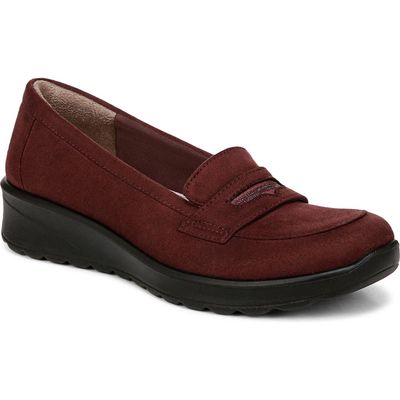 BZees Gamma Loafer in Red