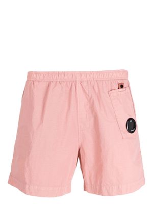 C.P. Company keyring-attachment swim shorts - Pink