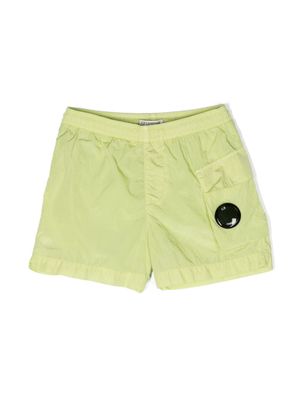 C.P. Company Kids Lens-detail swim shorts - Green