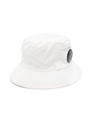 C.P. Company Kids Lens-detailed cotton bucket hat - White