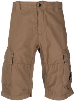 C.P. Company Lens-detail cargo shorts - Brown