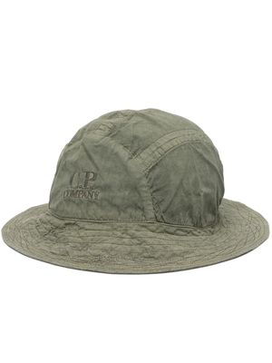C.P. Company logo-embroidered cotton bucket hat - Green