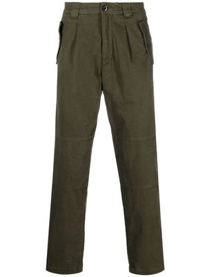 C.P. Company logo-patch pleated cargo trousers - Green