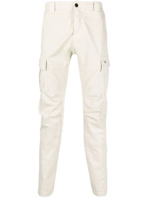 C.P. Company logo-patch tapered cargo trousers - Neutrals