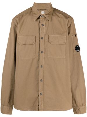 C.P. Company logo-plaque cotton shirt - Brown