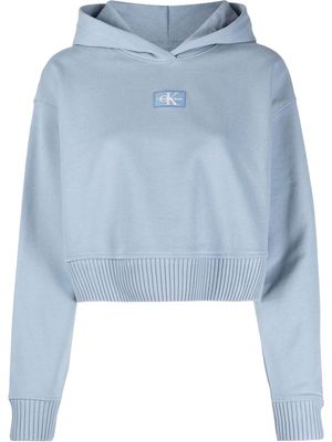 Calvin Klein Jeans logo-patch cropped hoodie - Blue