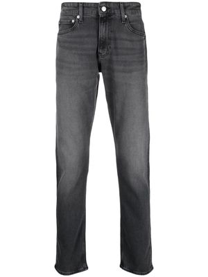 Calvin Klein Jeans mid-rise tapered-leg jeans - Black