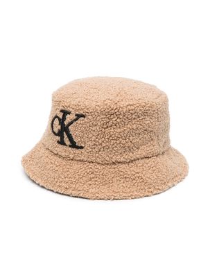 Calvin Klein Kids fleece logo-print bucket hat - Brown