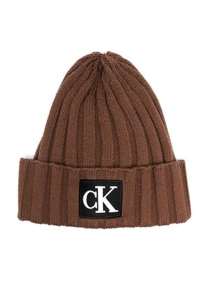 Calvin Klein Kids knitted logo-patch beanie - Brown