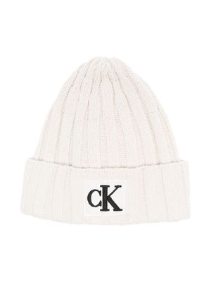 Calvin Klein Kids knitted logo-patch beanie - White