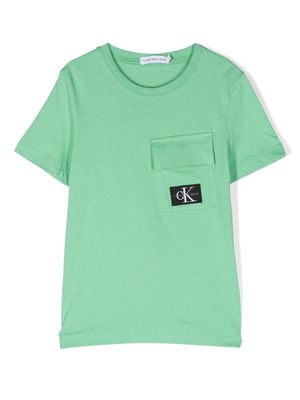 Calvin Klein Kids logo-patch flap-pocket T-shirt - Green