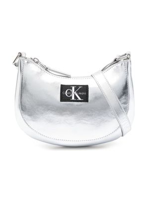 Calvin Klein Kids logo-patch metallic-finish shoulder bag - Silver