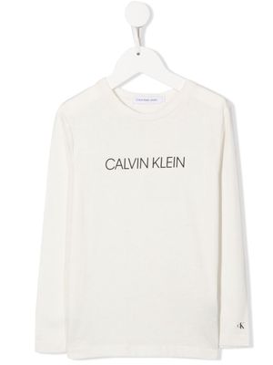 Calvin Klein Kids logo-print long-sleeved T-shirt - Neutrals